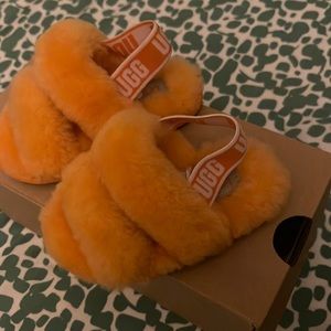 Never worn ugg toddler slippers
